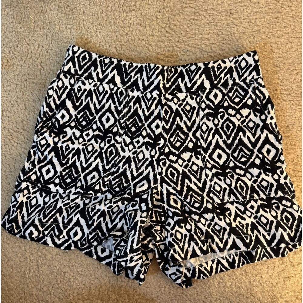 Wildfox Women's Small Black White Geometric Ikat Print Shorts Pockets Boho Aztec